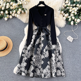 Herbst und Winter gestricktes, bauschiges Jacquardkleid